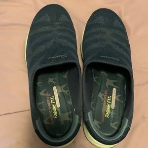 Sketchers navy blue